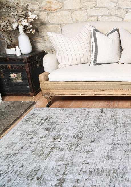 Distressed Vintage Floor Rug, Ivory 280x380cm