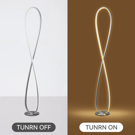 Infinity effect LED floor lamp in chrome