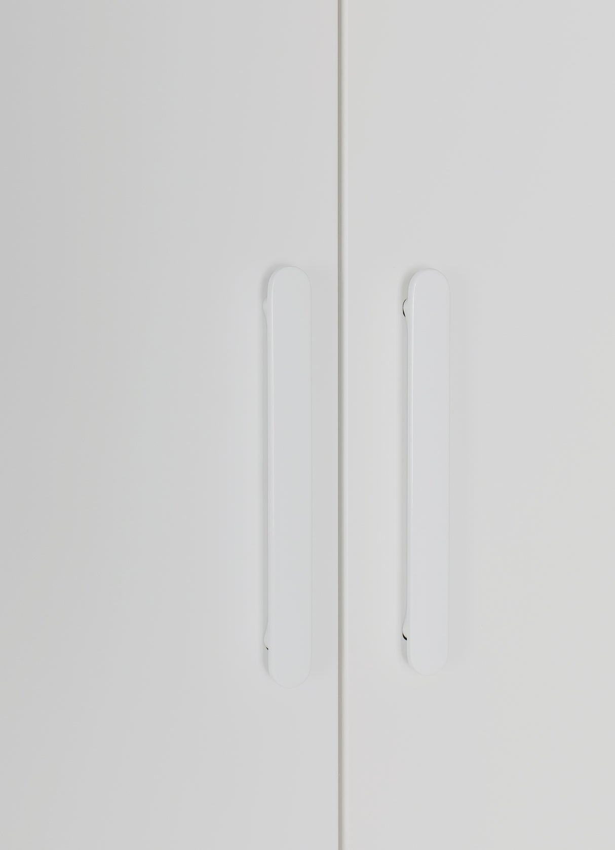 Elegant White Gloss 3-Door Wardrobe with Shelves