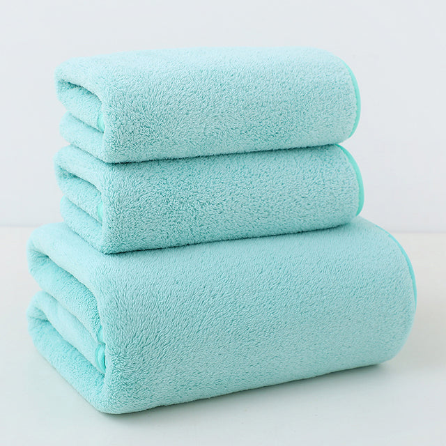 Six piece light green coral fleece towel set with two bath towels and four face towels