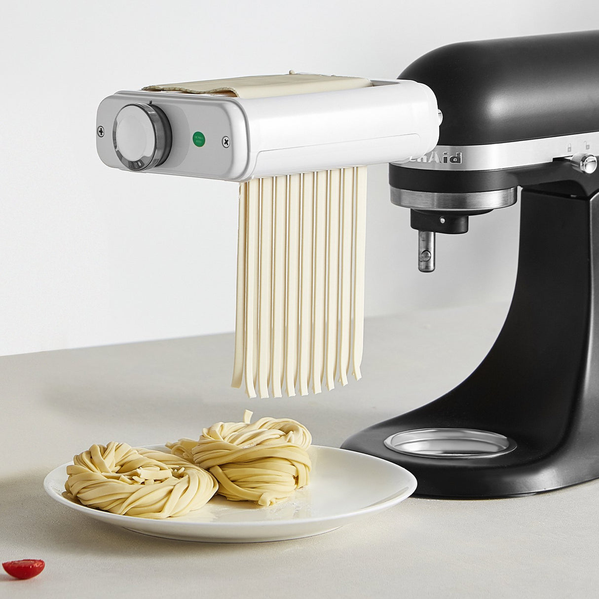 Detachable body separated for cleaning with the brush